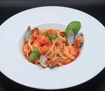 Спагетти с курицей и грибами