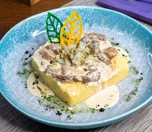 Бефстроганов из говядины с картофельным пюре