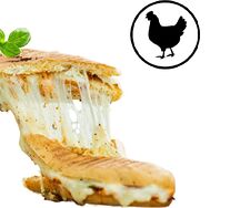 Панини на гриле с курицей и песто