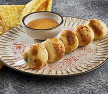 Шашлык из сыра с соусом Кимчи