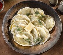 Вареники с картошкой и сливочным маслом