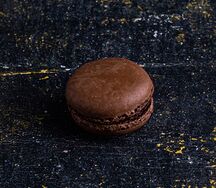 Макаруны темный шоколад