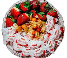 Ягодная корзина Сладкоежка / подарочный набор / подарок