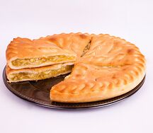 Сдобный пирог с яблоком и грецким орехом