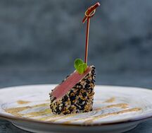 Канапе Тунец в ореховом соусе с мятой