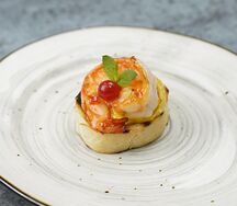 Тапас с креветкой и манговым муссом