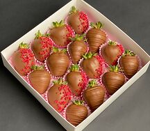 Клубника в шоколаде Малиновая сказка М