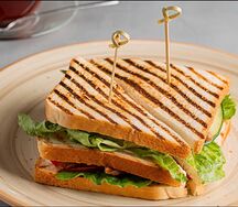 Клаб-сэндвич с куриной грудкой