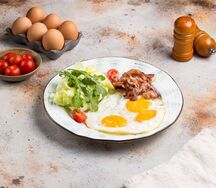 Яичница с беконом