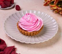 Тарталетка с малиновым джемом