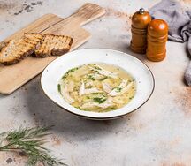 Куриный бульон с лапшой