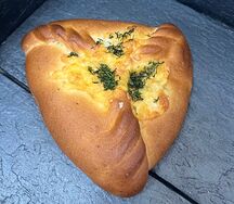 Треугольник с чесночной курицей