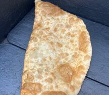 Чебурек с сыром и помидором