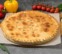 Пирог с мясом и сыром