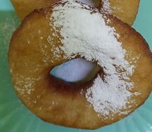 Пончик с пудрой