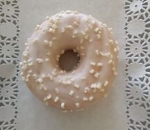 Донат с белым шоколадом