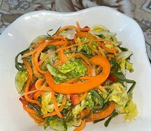 Фирменный витаминный салат от ресторана  