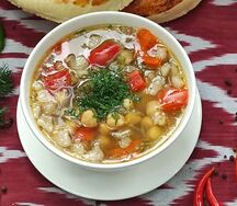 Шурпа с нутом