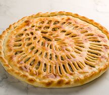 Пирог с семгой и сыром