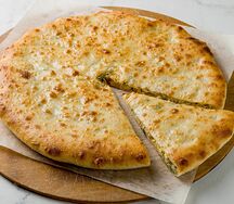 Пирог с цыпленком, сыром и грибами