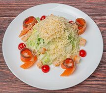 Салат Цезарь с семгой