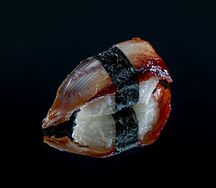 Суши с угрем