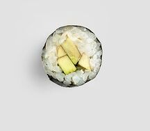 Ролл с авокадо