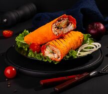 Шаурма с курицей в сырном лаваше