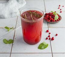 Вода с чиа, брусникой и мятой