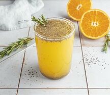 Вода с чиа, апельсином и розмарином