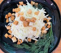 Салат Цезарь с курицей