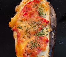 Баклажан с сыром и помидорами