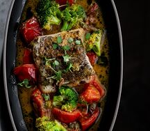 Палтус в соусе аква-пацца с овощами