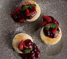 Сырники с ягодным джемом