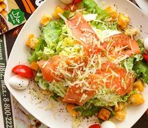 Цезарь с семгой