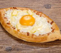 Хачапури по-аджарски