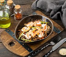 Гречневая лапша с креветками