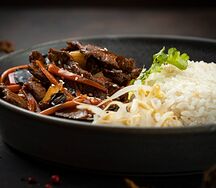 Свинина в остром соусе с рисом