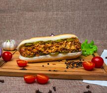 Датский хот-дог с куриной колбаской