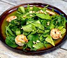 Зеленый салат с креветками
