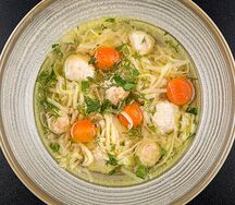 Суп куриный с фрикадельками