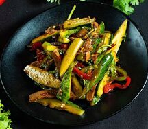 Сочный огурец с говядиной