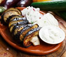 Баклажан с курдючным салом на мангале