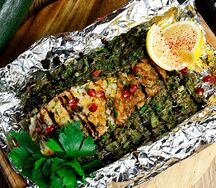 Филе судака со шпинатом в фольге