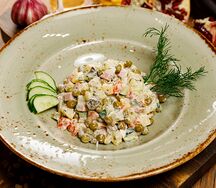 Салат столичный с ветчиной