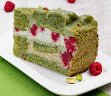 Торт фисташковый с малиной