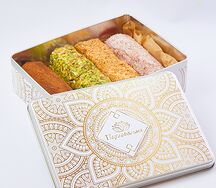 Подарочный набор с лукумом в белой металлической коробке