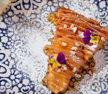 Тарт татен с яблоком и соленой карамелью