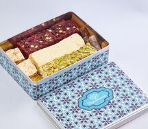 Подарочный набор с лукумом в голубой металлической коробке