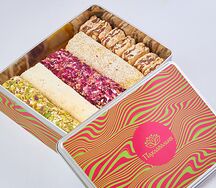 Подарочный набор с лукумом в розовой металлической коробке